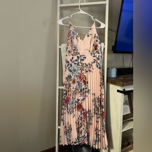 Beautiful dress size M